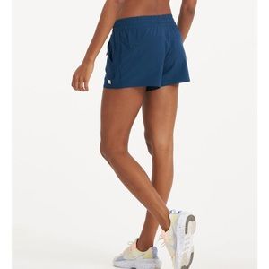 Vuori Dash shorts, size Small, colour Cosmo